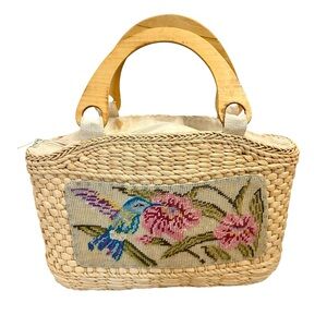 Vintage Raffia Woven Tote Hummingbird Floral Needlepoint Wooden Handle Bag